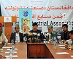 ٢٠ درصد تولیدات و ۲۰ درصد سرمایه گذاری در بخش صنایع کاهش یافته است